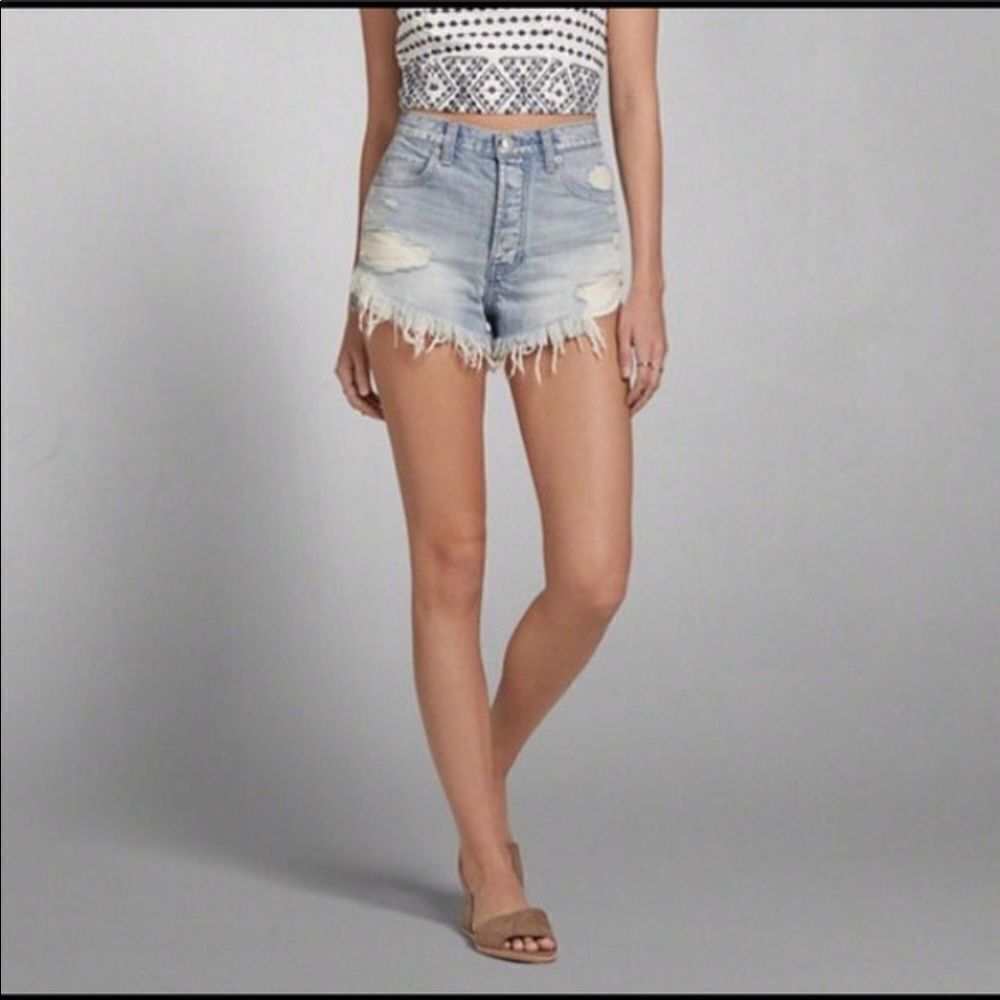 ✨A&F Destroyed Denim Shorts✨
